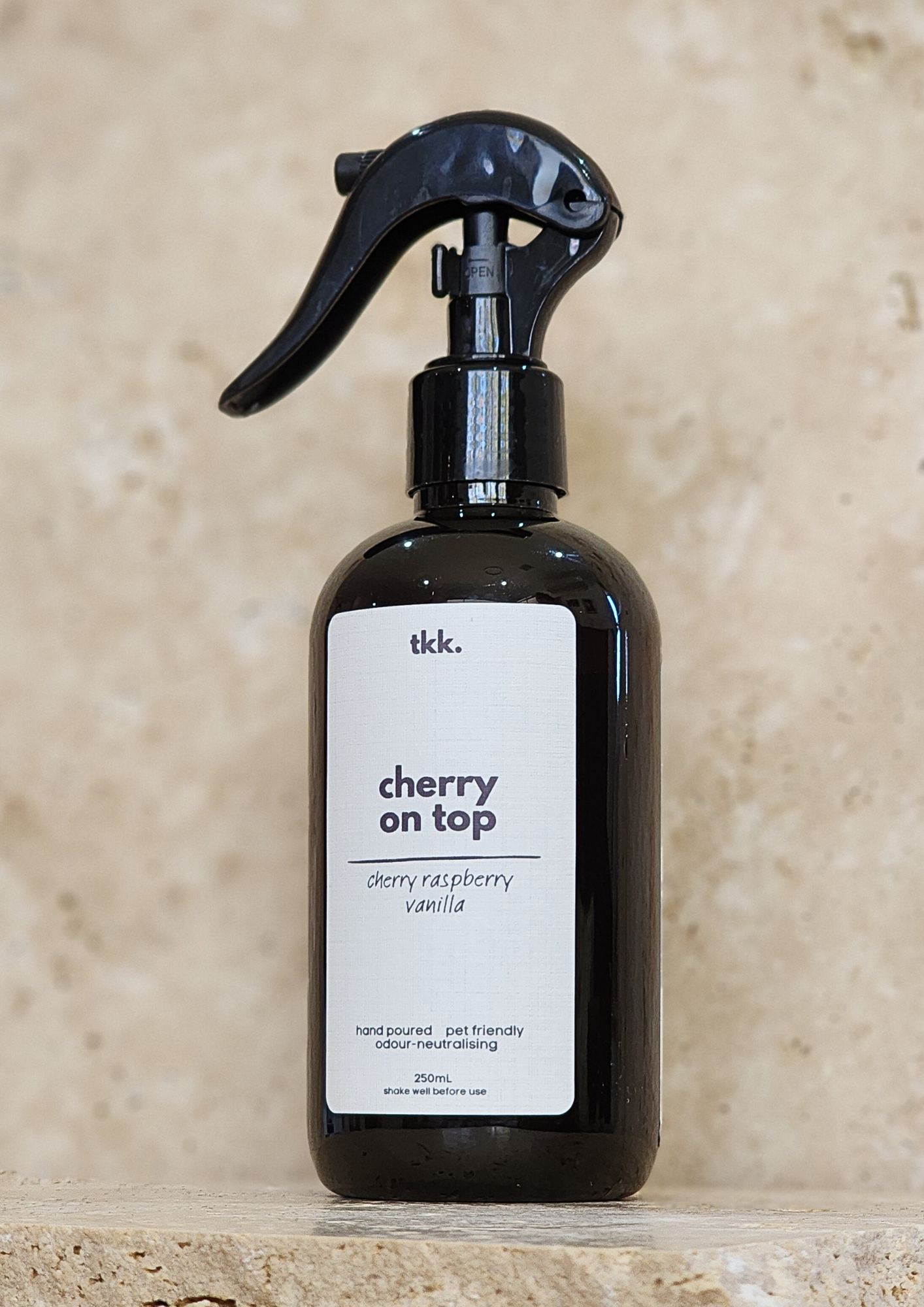 room-spray-fragrance-cherry-scented-highly-scented-hand-poured-non-toxic-pet-friendly