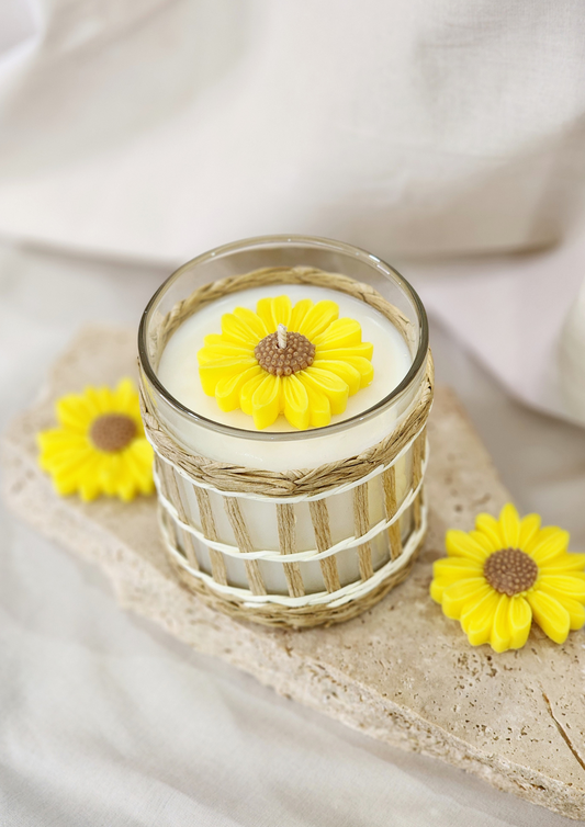 Daisy Rattan Candle | Mother's Day Collection