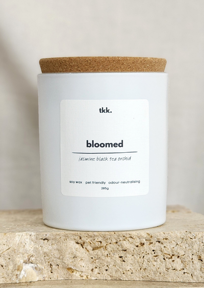 soy-wax-candle-highly-scented-hand-poured-pet-friendly-odour-neutralising-candle