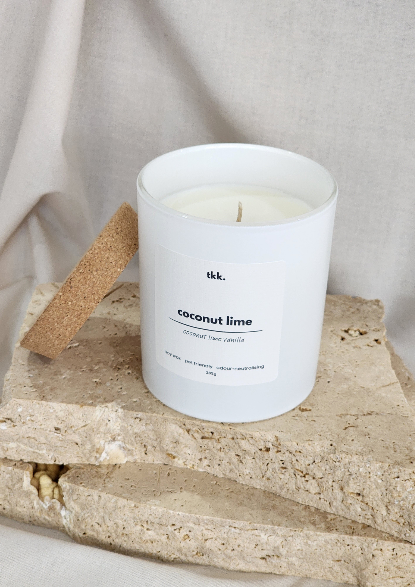 soy-wax-candle-highly-scented-hand-poured-pet-friendly-odour-neutralising-candle